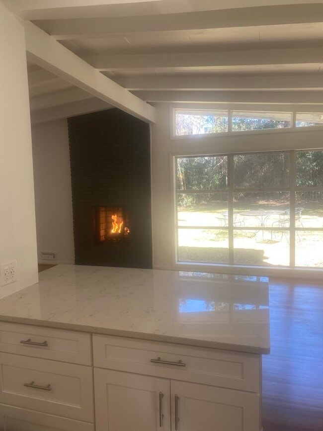 1992 Jordan Terrace NE