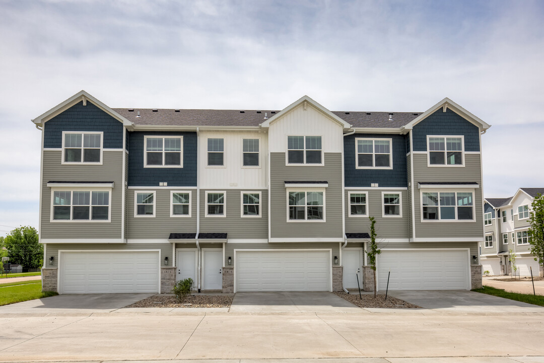 Trestle Corner Townhomes in Ankeny, IA - Building Photo