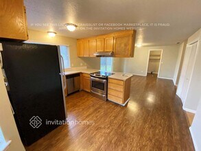 10304 109th St Ct SW in Lakewood, WA - Foto de edificio - Building Photo