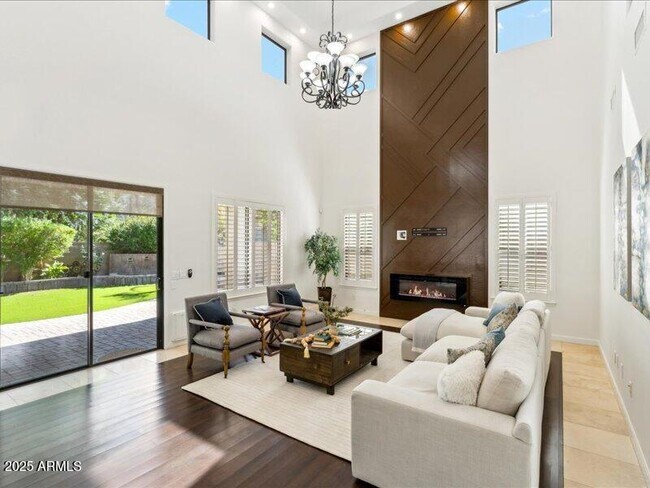 property at 3221 E Lynx Pl