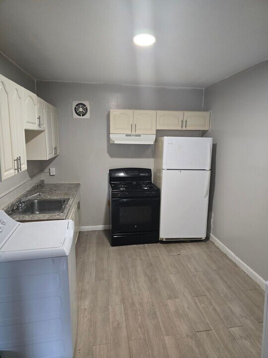 110 Martin St in Hartford, CT - Building Photo