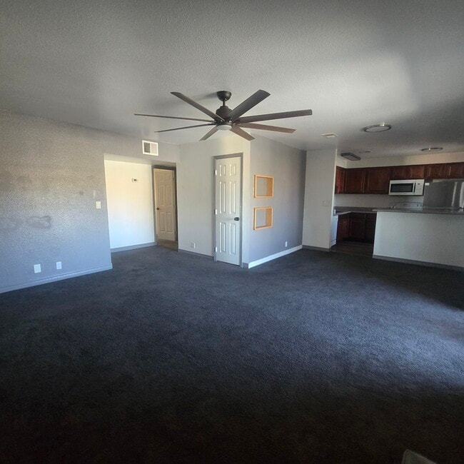 5080 Indian River Dr, Unit Bella Vita in Las Vegas, NV - Foto de edificio - Building Photo