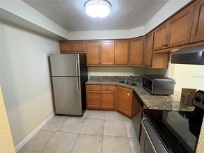 2650 Coconut Bay Ln, Unit 513 in Sarasota, FL - Building Photo - Building Photo