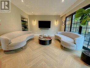 178 Three Valleys Dr in Toronto, ON - Building Photo - Building Photo