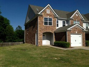 331 Village Dr in Loganville, GA - Building Photo - Building Photo