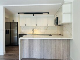 201 Jefferson Ave in Miami Beach, FL - Building Photo