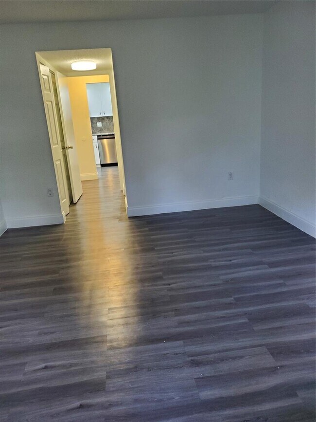 4205 N University Dr, Unit 211 in Sunrise, FL - Building Photo - Building Photo