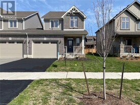 201 Collins St in Collingwood, ON - Building Photo