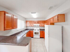 3868 Springleaf Point in Stone Mountain, GA - Building Photo - Building Photo