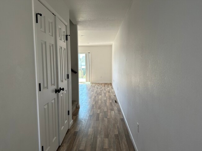 745 Cathy Dr W in West Fargo, ND - Building Photo - Building Photo