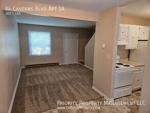 94 Caverns Blvd in Grottoes, VA - Foto de edificio - Building Photo
