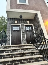 61 N Grove St in East Orange, NJ - Foto de edificio - Building Photo