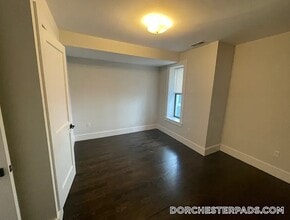 52 Taylor St in Boston, MA - Building Photo - Building Photo