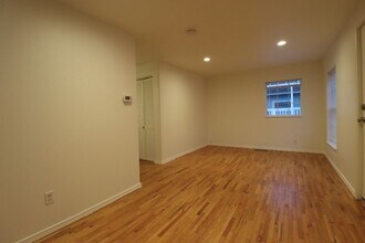 6034 25th Ave NE in Seattle, WA - Building Photo - Building Photo