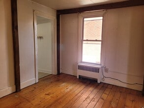 38 N Earl St in Shippensburg, PA - Building Photo - Building Photo