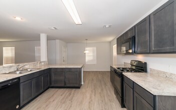 8601 Wilkins Oaks Dr in Houston, TX - Building Photo - Building Photo