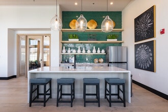 Cielo at Calloway in Bakersfield, CA - Foto de edificio - Interior Photo