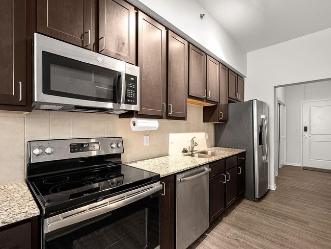 100 E Washington St, Unit 23 in Greenville, SC - Building Photo - Building Photo