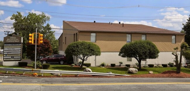 382 Boston Tpke, Unit 101 in Shrewsbury, MA - Building Photo - Building Photo