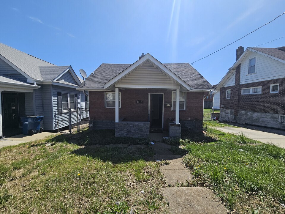 4012 Jennings Station Rd in St. Louis, MO - Building Photo