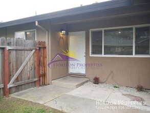 5352 Elsinore Way in Fair Oaks, CA - Building Photo - Building Photo