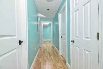 11 Oakland Ave, Unit 1 in Everett, MA - Building Photo - Building Photo