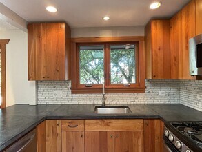 6551 35th Ave SW in Seattle, WA - Building Photo - Building Photo