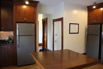 532 S Walnut St in Bloomington, IN - Foto de edificio - Building Photo