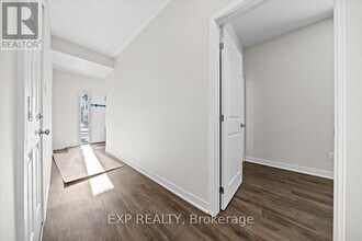 623 Bee Pollen Wy in Ottawa, ON - Building Photo - Building Photo