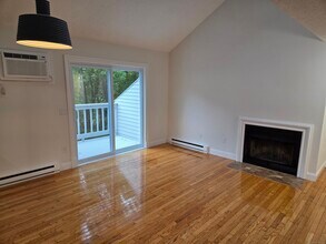 151 Shelter Rock Rd in Danbury, CT - Building Photo - Building Photo
