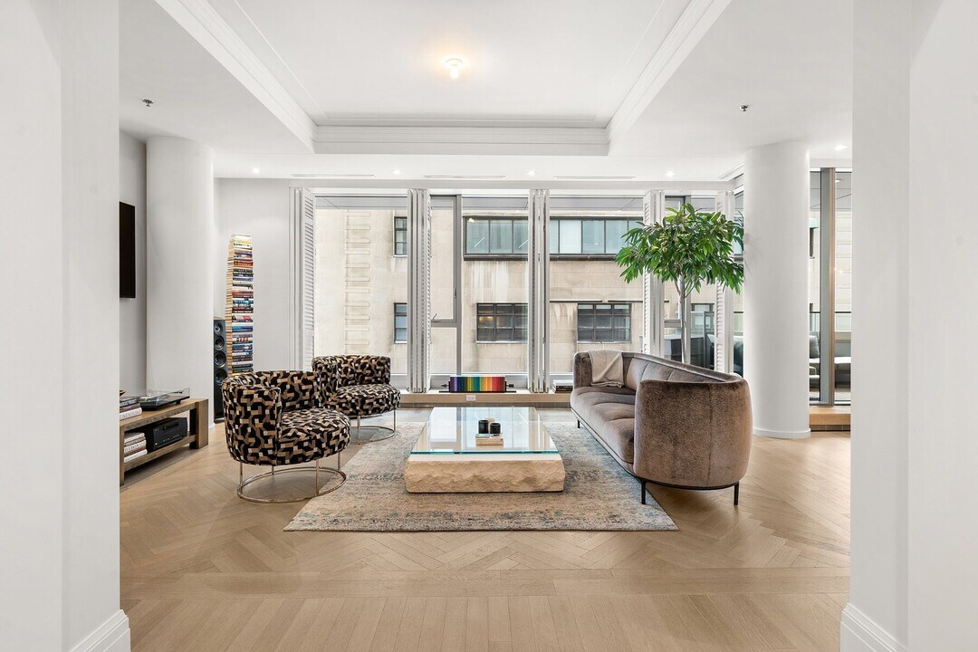 1280 Rue Sherbrooke O in Montréal, QC - Building Photo