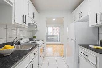 2705 Modugno in Montréal, QC - Foto de edificio - Building Photo