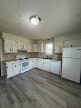 5051 Marshall Dr in Omaha, NE - Building Photo - Building Photo