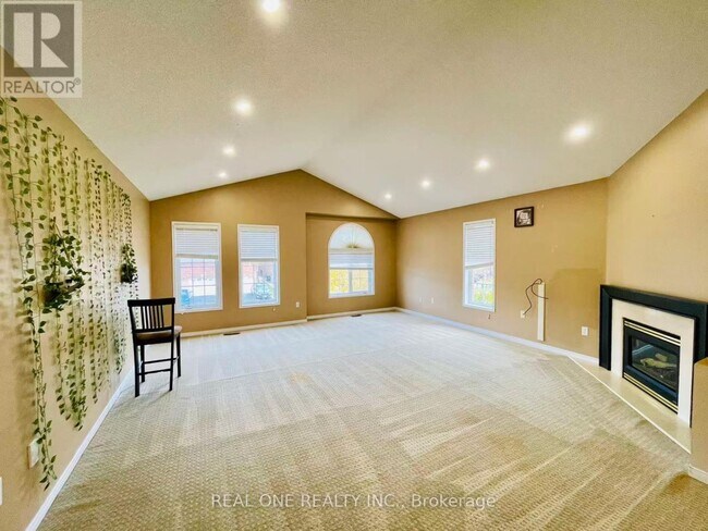 5316 Hollypoint Ave in Mississauga, ON - Building Photo - Building Photo