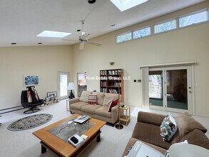 55 Esty Farm Rd in Newton, MA - Building Photo - Building Photo