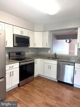 20 Dickens Square in Timonium, MD - Building Photo - Building Photo