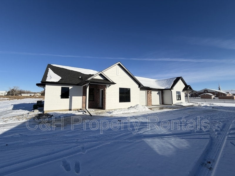 2535 Esther Rose Ln in Billings, MT - Building Photo