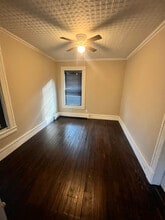 387 S Elm St in Holyoke, MA - Foto de edificio - Building Photo