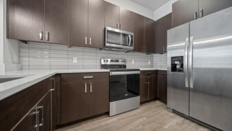 The Summit Lofts in Georgetown, TX - Building Photo