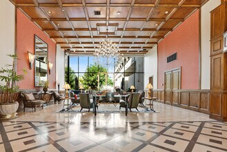 121 S Hope St, Unit 435 in Los Angeles, CA - Building Photo - Building Photo