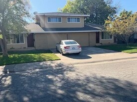 2708 Matheson Way in Sacramento, CA - Building Photo