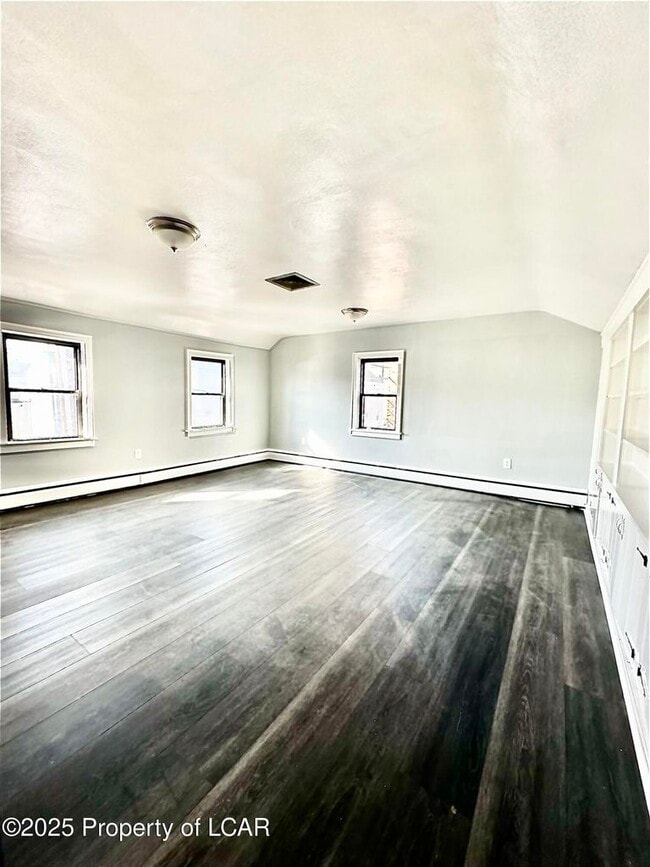 164 N Washington St, Unit 2 in Wilkes-Barre, PA - Building Photo - Building Photo