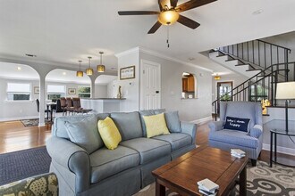 1317 Beards Cove Dr in Gulfport, MS - Building Photo - Building Photo