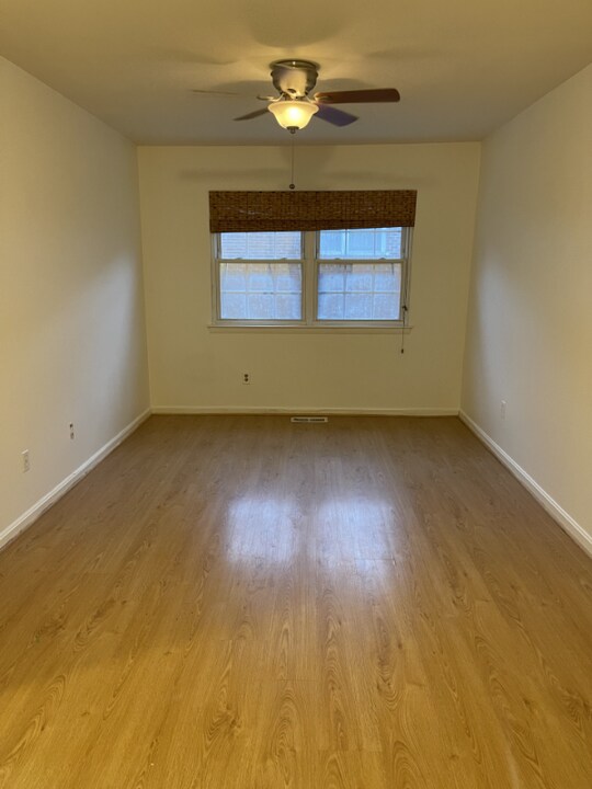8200 Walutes Cir in Alexandria, VA - Building Photo
