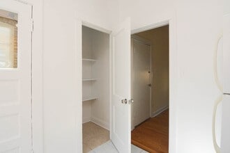 2910 W George St in Chicago, IL - Building Photo - Building Photo