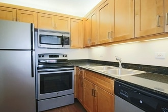 236 E Wacker Dr in Chicago, IL - Building Photo - Building Photo
