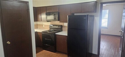 632 Whitham Ave, Unit 4 in Fayetteville, AR - Foto de edificio - Building Photo