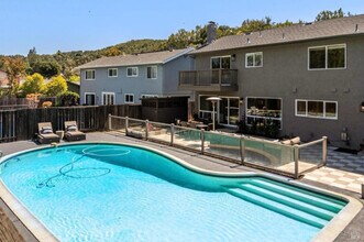 310 Marin Oaks Dr in Novato, CA - Building Photo - Building Photo