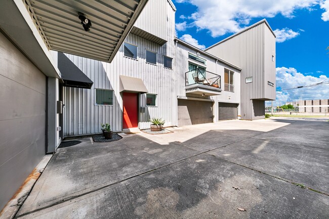 2614 Chenevert St in Houston, TX - Building Photo - Building Photo