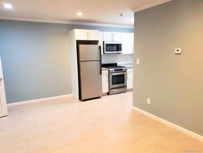 23 Sierra Ct in Coram, NY - Building Photo - Building Photo